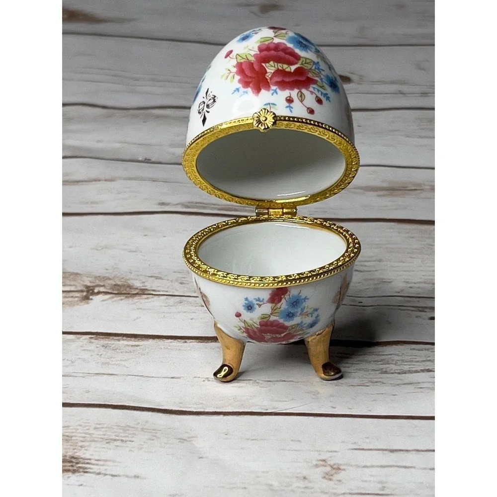 Porcelain Egg‎ Trinket Box White Floral Hinged Footed 4.25in